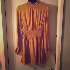 Mustard colored dress 😍